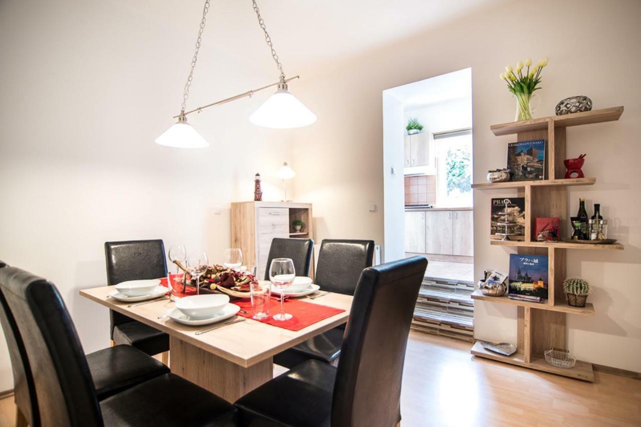 To At Close To Castle With Terrace And Garden Apartment Prag