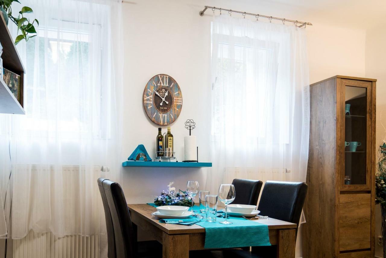 Apartment To At Close To Castle With Terrace And Garden Prag